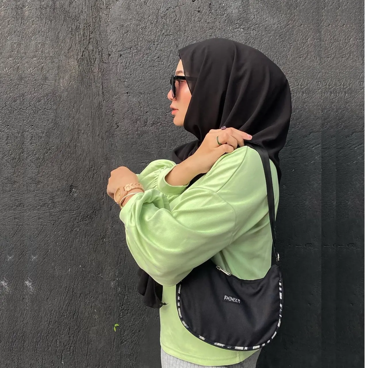 BHINEKA.ETC - SHOULDERBAG WANITA TAS SELEMPANG BAHU TENUN | CAROLA Hitam