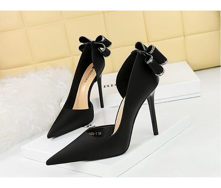 Product Introduction of 626-H36M European and American Style Banquet High Heels Stiletto High Heels Shallow Pointed Toe Side Cutout Rhinestone Back Bowknot Single Shoes kitten  heels 17