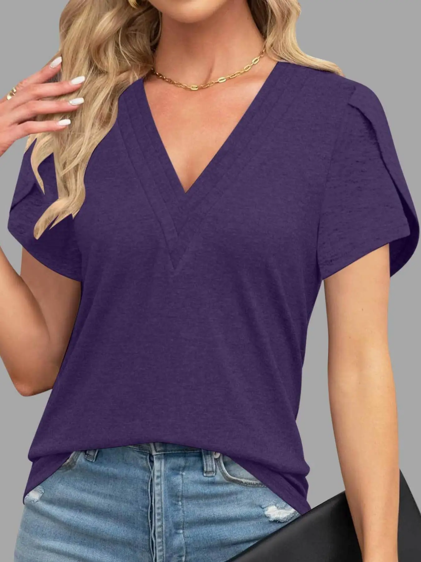 Women's Plain V Neck Tee, Casual Short Sleeve T-Shirt for Summer, Ladies Clothes for Daily Wear