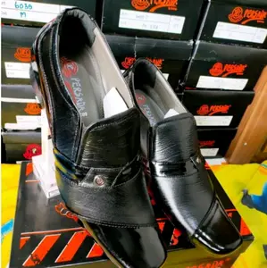 sepatu pentopel pria kulit asli Hitam