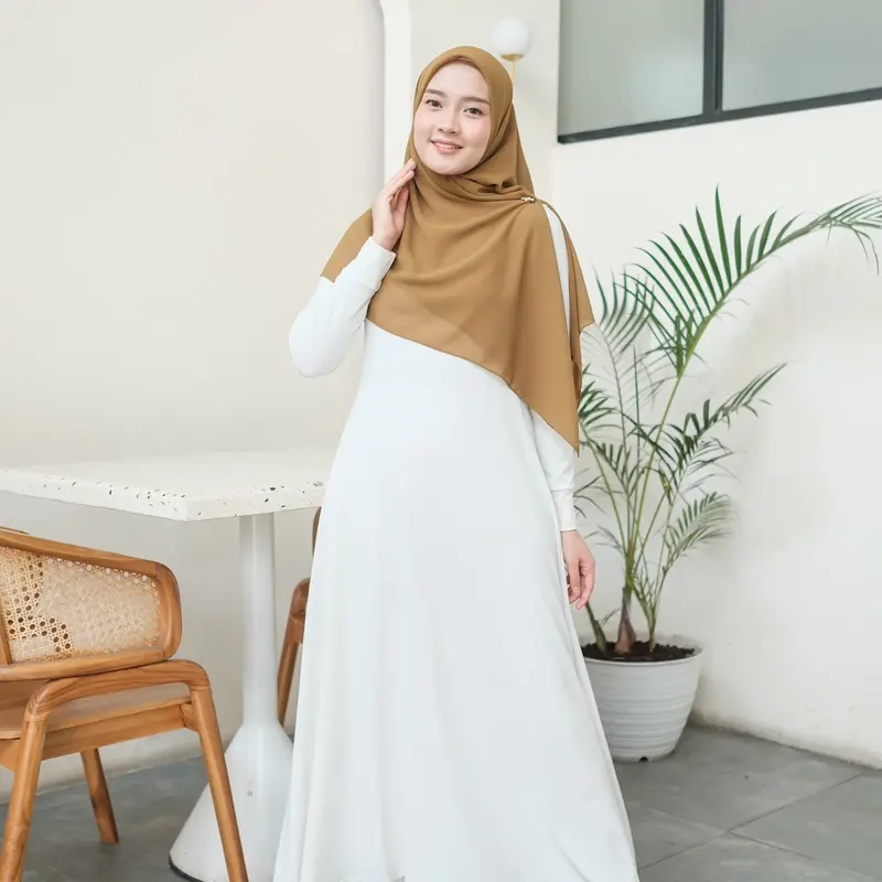 Kamila Hijab Persegi Empat ukuran 120x120 cm Ceruty Babydoll Wanita Muslim 1