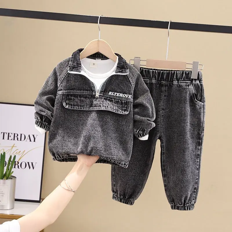 Quần áo mùa xuân cho bé trai, bộ đồ denim, thời trang, đẹp trai, thích hợp cho mùa xuân và mùa thu, quần áo trẻ em, hàng mới về năm 2024