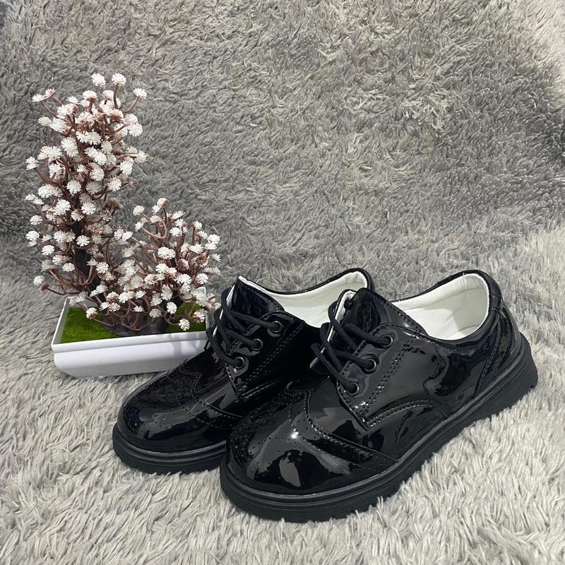 Sepatu pantofel formal anak laki-laki Glossy hitam 1