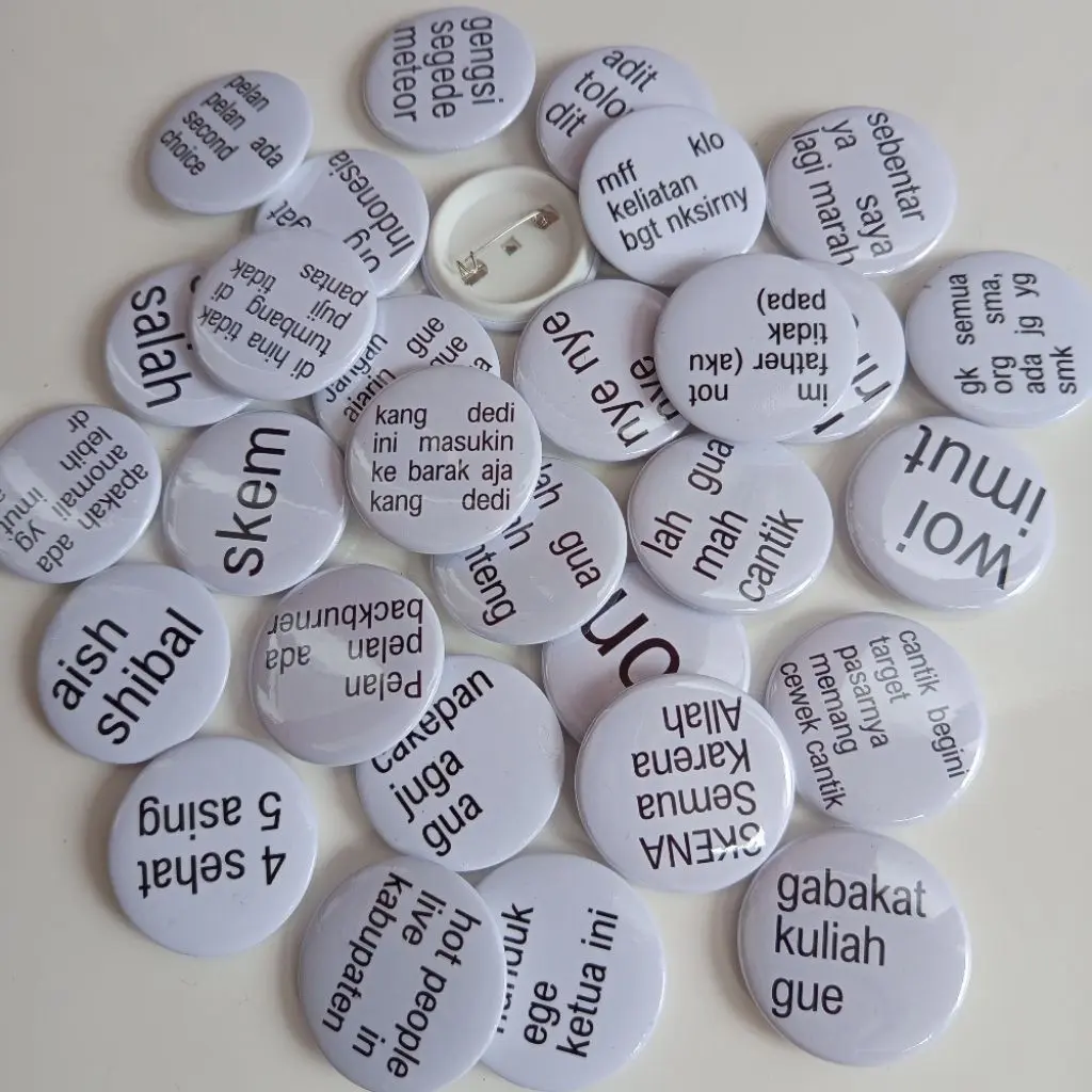 D.COLLECTION Pin Button Meme Brain Rot Text Lucu 44mm Aksesoris Keren untuk Tas