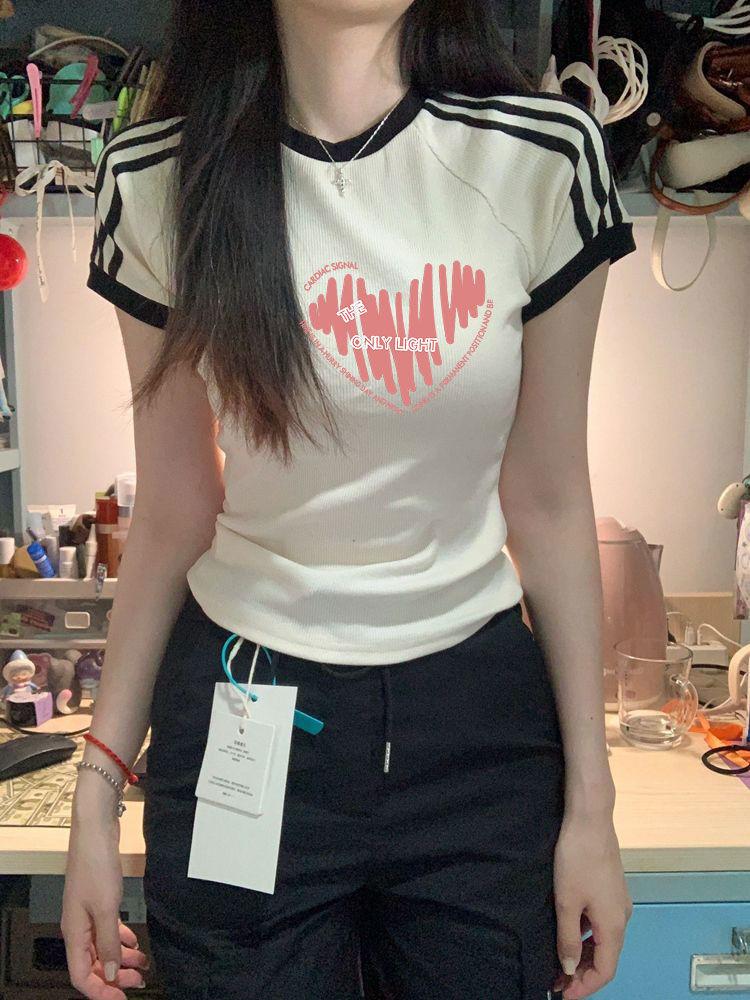 Product Introduction of American Retro Three-Stripe Short Sleeve T-Shirt for Women Summer Sweet and Spicy Regular Shoulder Short Trendy Ins Top Internet Celebrity 4