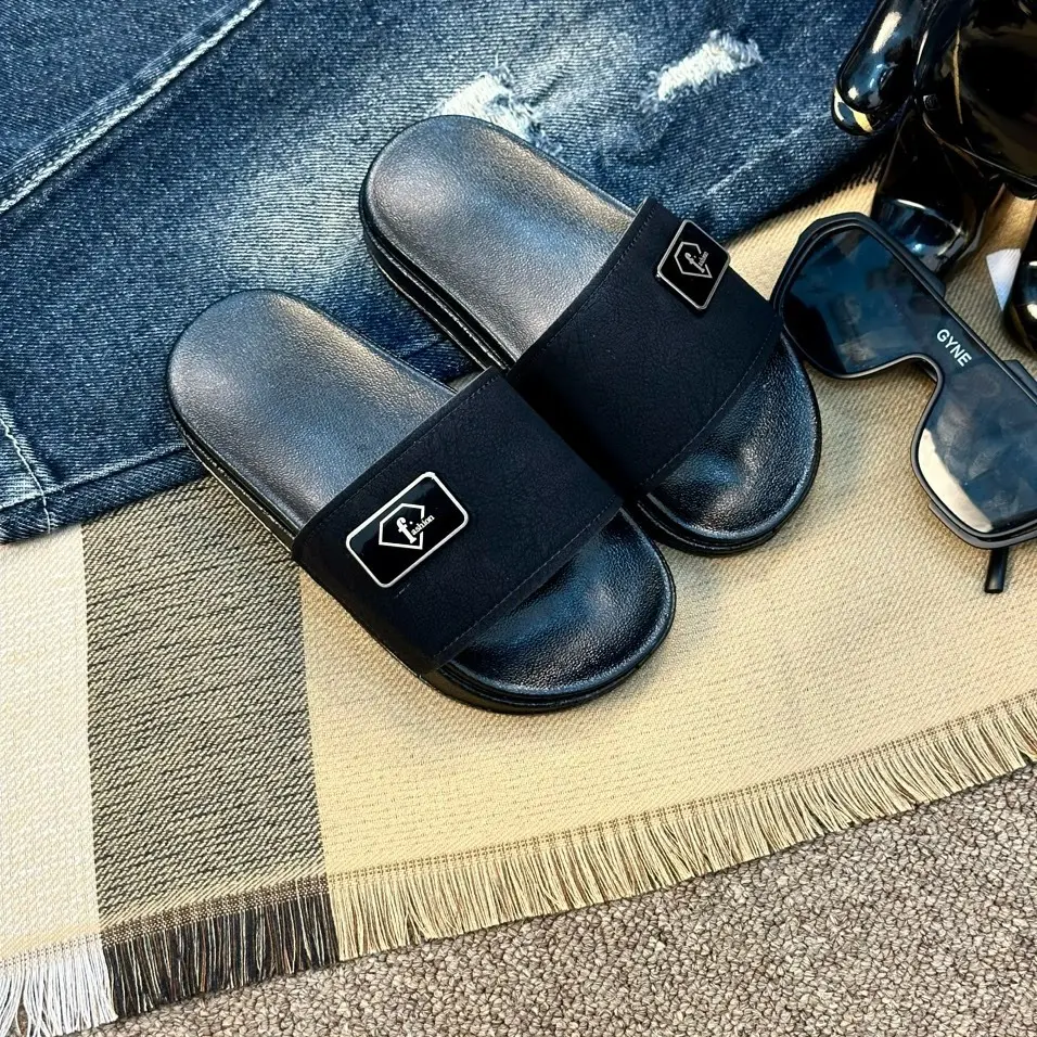 Dép lê ber-riii cho bé trai da mềm dế chống trơn đi học đi chơi đi hằng ngày size 26-35( nhận hàng sẽ là  tag ber ri tag fashion chỉ là gắn tạm )