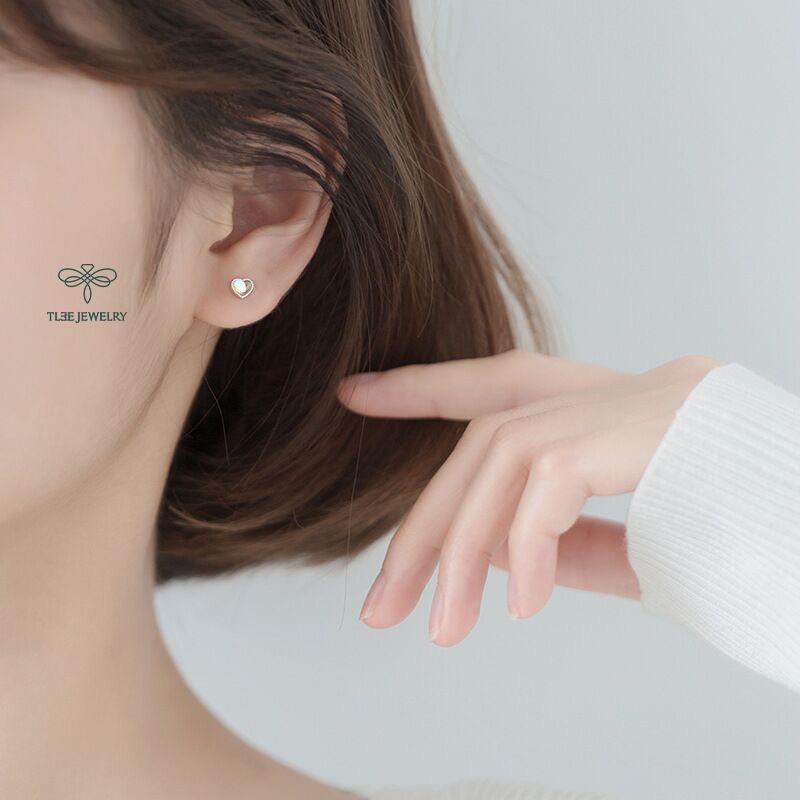 Product Introduction of Khuyên tai bạc nữ TLEE tim đá nhỏ chốt vặn mẫu lạ cực trendy TLEE JEWELRY B0126 2