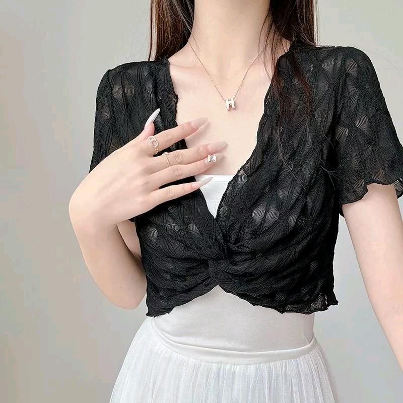 Áo khoác ren mỏng dáng lửng phối váy áo 2 dây chất liệumềm mát 2107 Nữ Top Women Voan