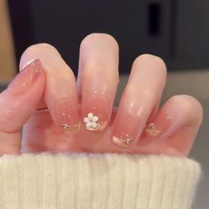 ショートフェイクネイル、1カウントのネイルファイルと1カウントのステッカーシートが付いた30個セットの花柄プレスオンネイル、取り外し可能なネイルアートの人工フルカバー