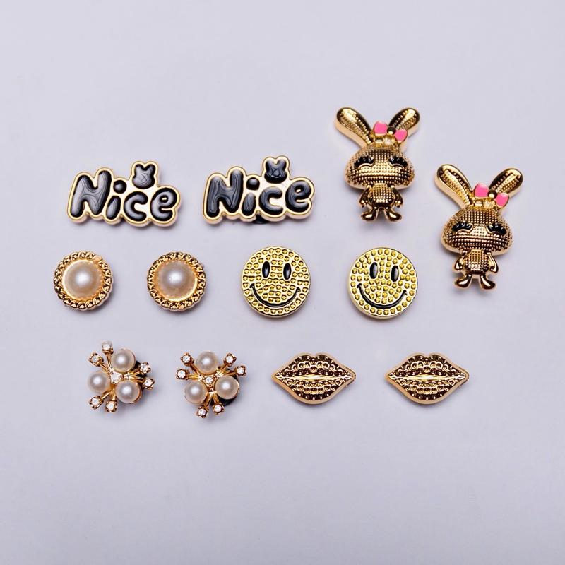 Bộ 12 Sticker Charm 3D Cute chủ đề Vintage nhựa cứng ticker Jibbitz Kim Loại gắn Dép Sục Hot Trend theo mùa Hoa