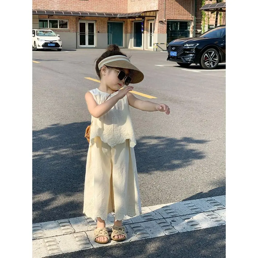 Quần Áo Trẻ Em, Quần Áo Hàn Quốc, Bộ Hai Mảnh Áo Ren Thêu, Quần Ống Rộng, Thích Hợp Cho Bé Gái, Thời Trang, Hàng Mới Về Mùa Hè 2024, Được 3351 Người Vinh Danh