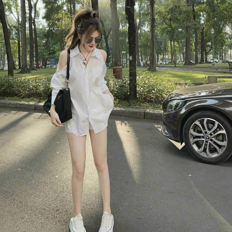 Sét Bộ Đồ nữ 2 món gồm áo sơ mi hở vai mix quần ngắn ống rộng cực chất có 3 màu 4