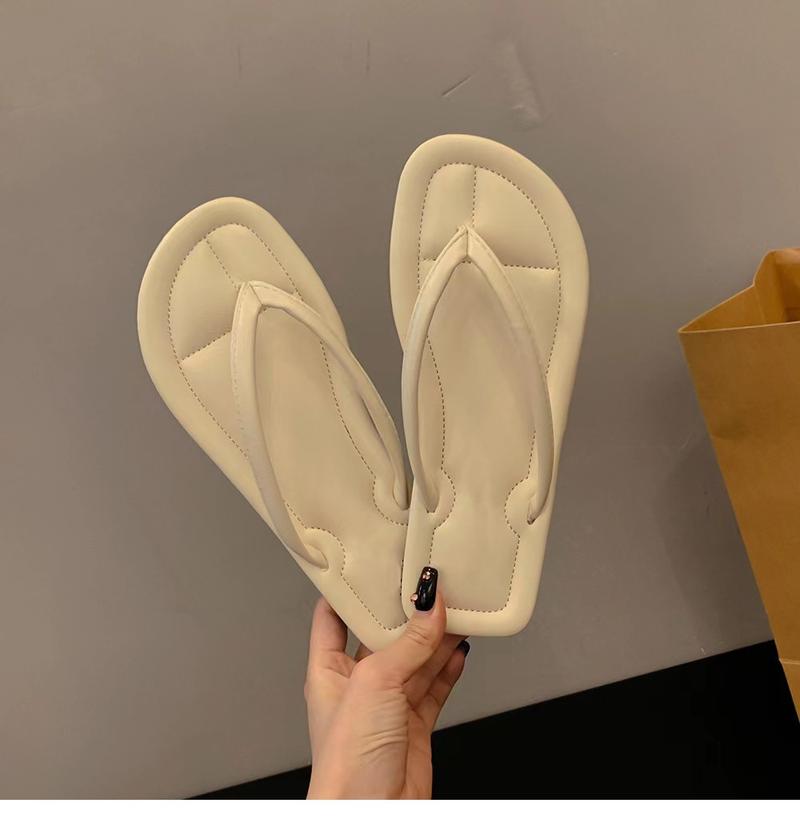 Product Introduction of Dép Xỏ Ngón, Dành Cho Nữ Ngoại Cỡ, Thích Hợp Cho Mùa Hè 2025, Dép Kẹp Mũi Phẳng Thời Trang, Giày Đi Biển 26