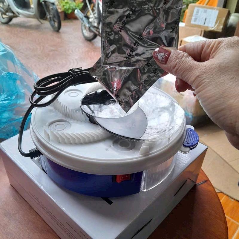 máy bắt ruồi chỉ cần cắm điện là bắt được ruồi muỗi 4