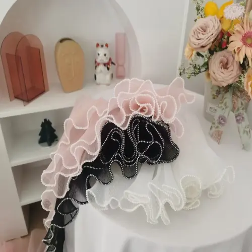 Vải Voan Viền Bèo Đính Cườm Gói Hoa