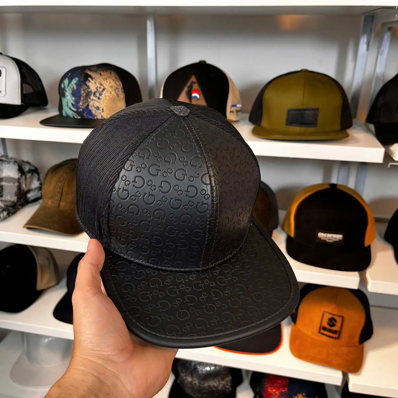 Nón snapback da dập nổi – chất ngầu, phong cách đỉnh