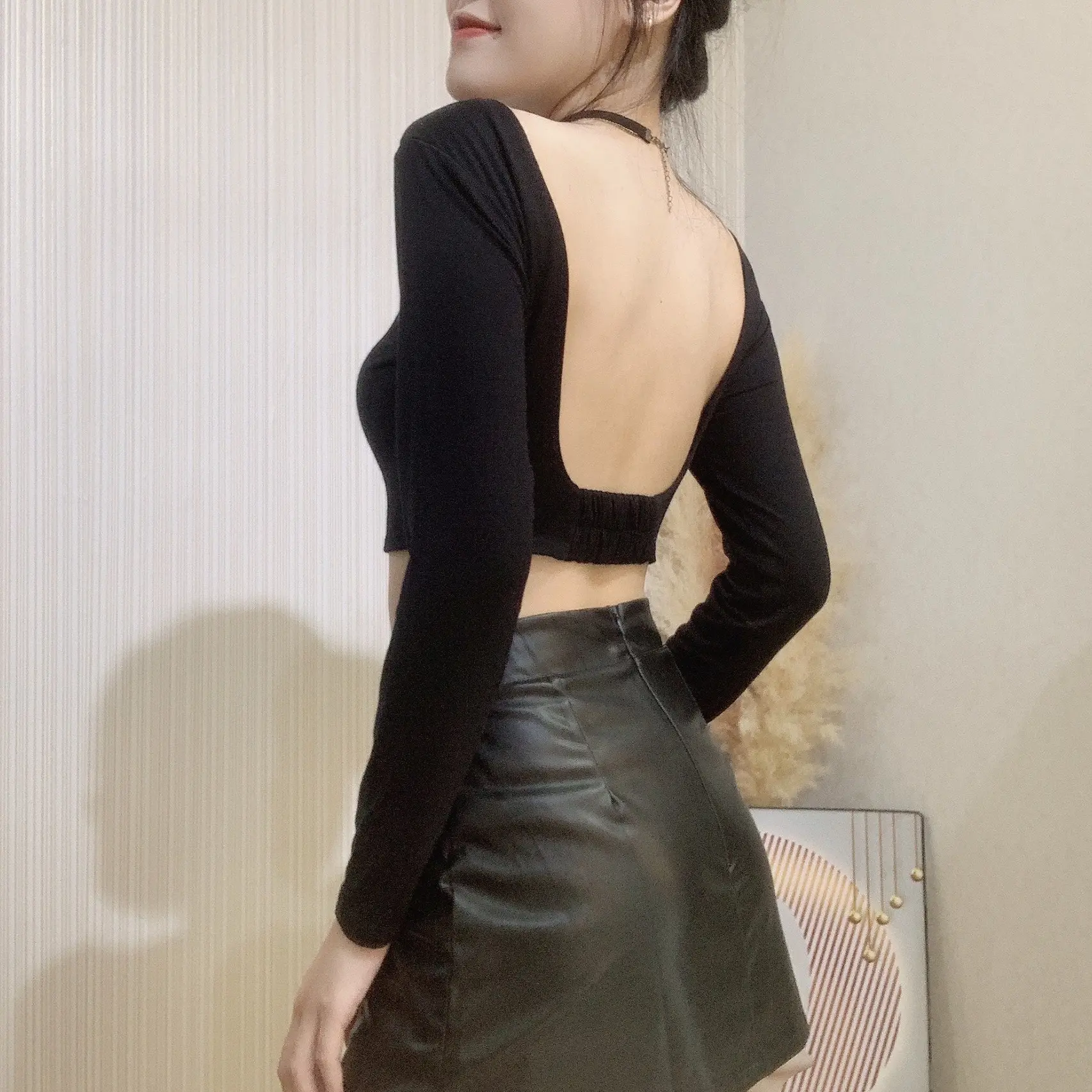 MH - ACT98 - Áo croptop dài tay hở lưng có sẵn mút chếch chi sang chảnh