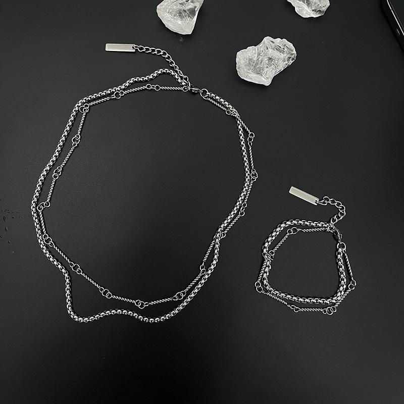 Product Introduction of Double Titanium Steel Necklace Chain Circle Hip Hop Premium Sense Niche Ruffian Handsome Collarbone Chain Men's Sweater Chain Accessories 15