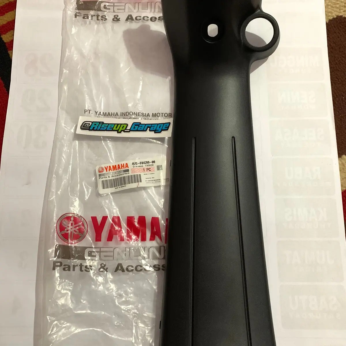 Cover rangka tengah fiz r Motorcycle Penutup
