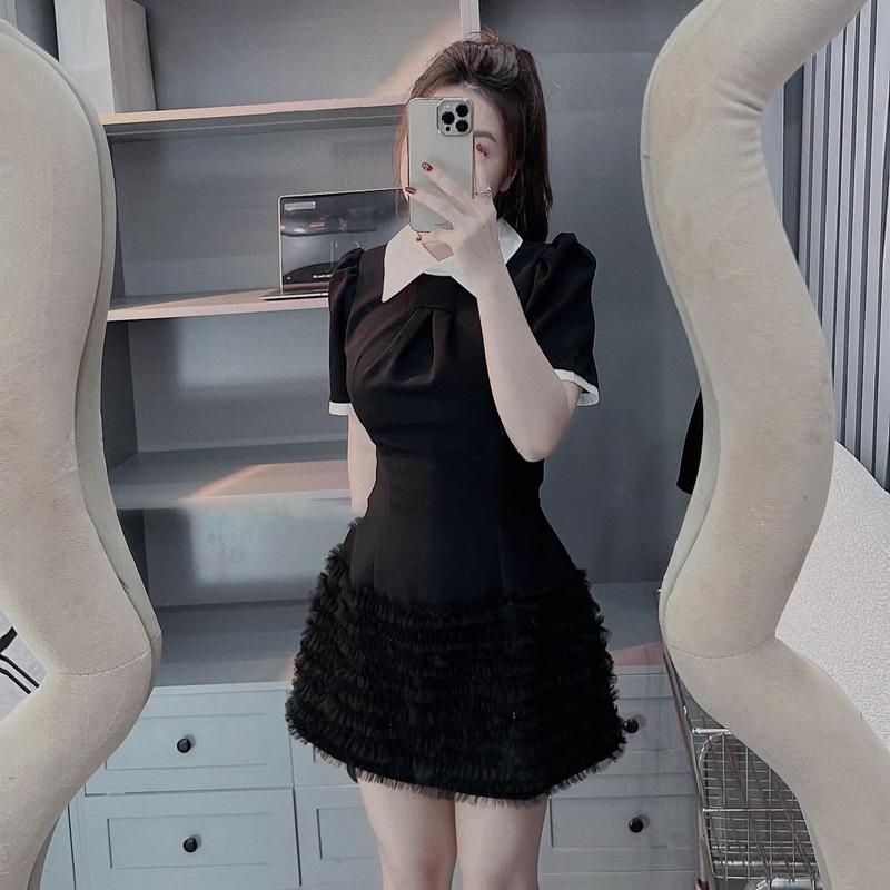 Váy cổ sơ mi phối bèo tầng nhiều lớp sang chảnh cá tính đầm nữ thiết kế ngắn tay Mai Chi Store MC24065 Dress Women Tay Loe Đen Màu Đen