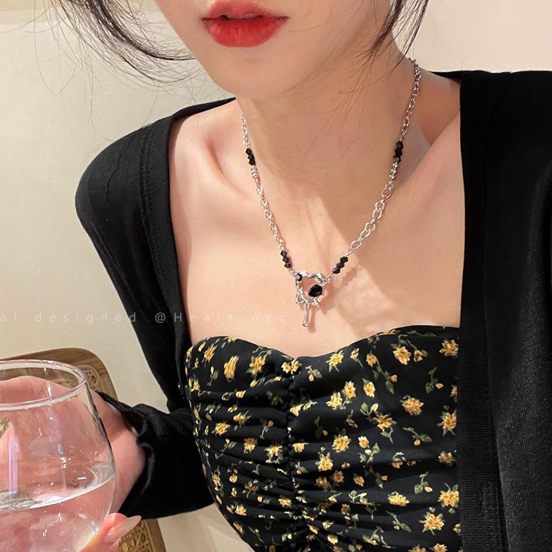 Product Introduction of Lucent_2025 Necklace for Women Korean and Japanese Style 2025 New Trendy Clavicle Chain Sweet Cool Style Heart Sweater Chain Metal Texture High-end Feel for Women 2