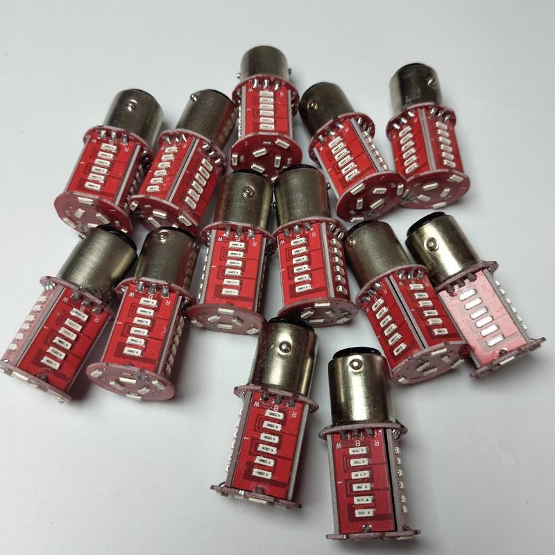 Đèn Hậu Nháy Audi Chớp Đuổi gắn xe máy ,xe điện ,wave, dream,sirius, ex135, winner v1,133,133s,xmen...