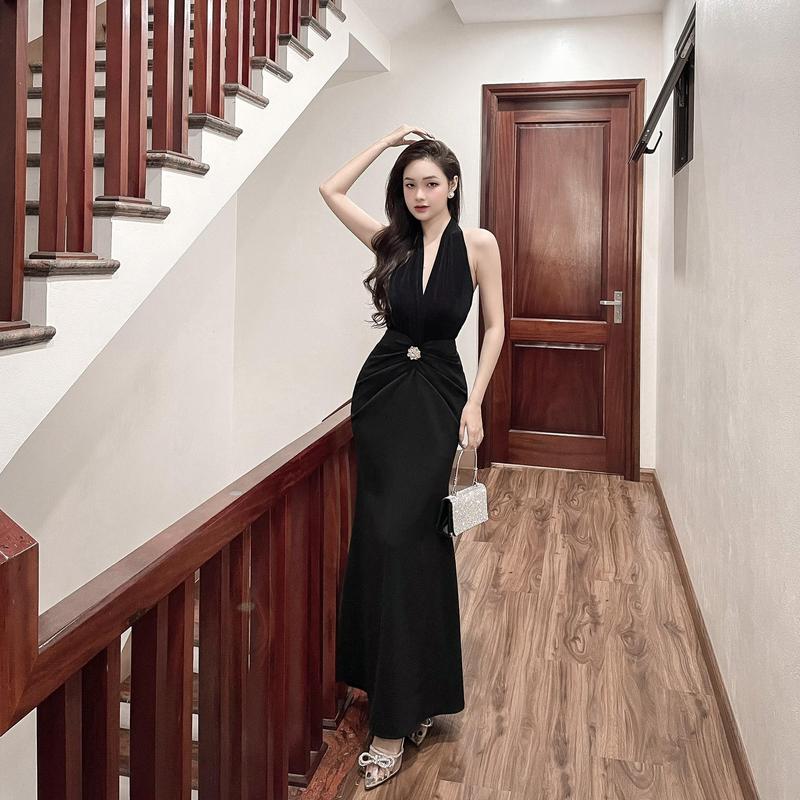 Váy thiết kế dáng yếm cổ chân cá V77 Nữ Dress Women Voan Voi Chấm Bi Đen