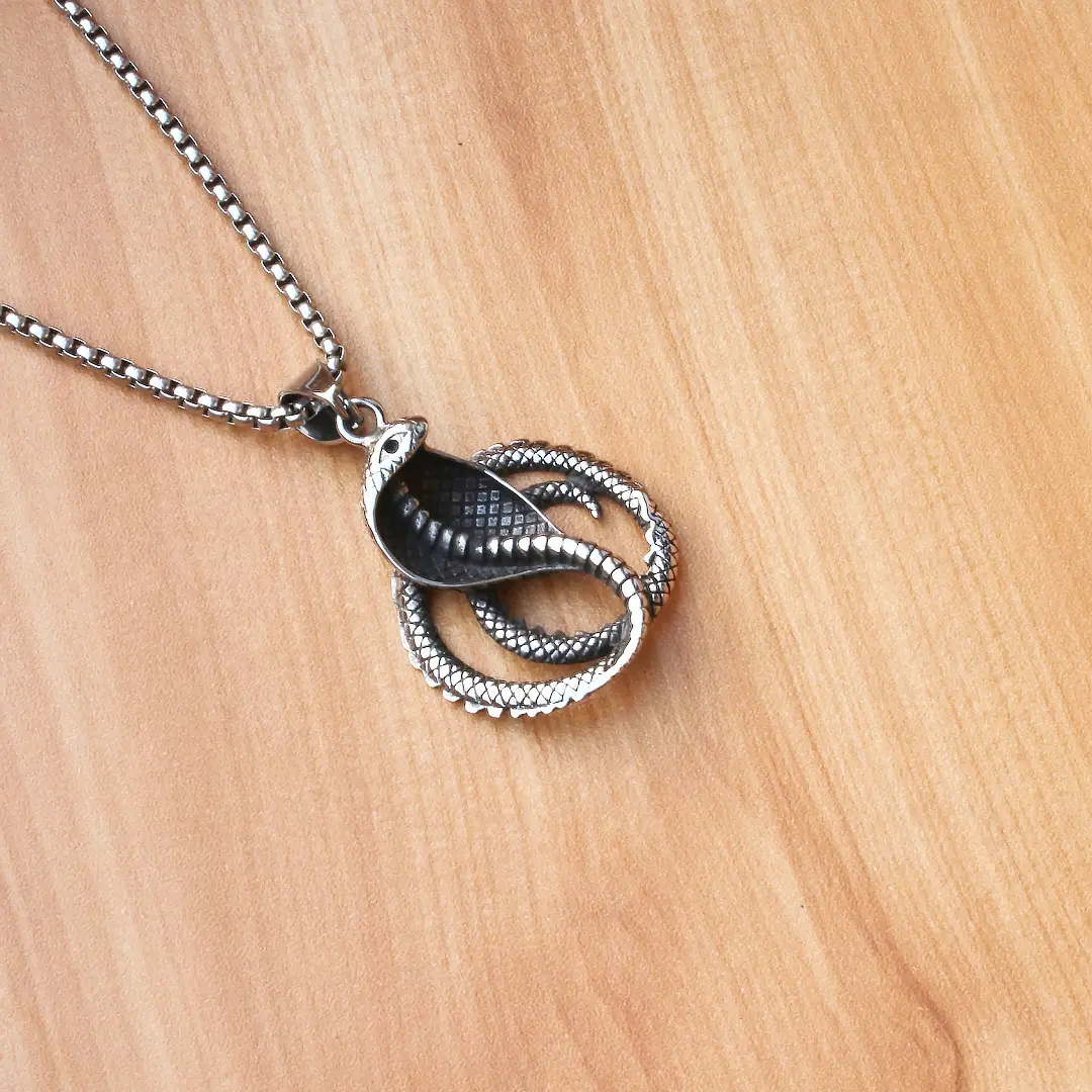New Hip Hop HIPHOP Jewelry Vacuum Gold Plated Animal Eyes Cobra Pendant Necklace Stainless Steel