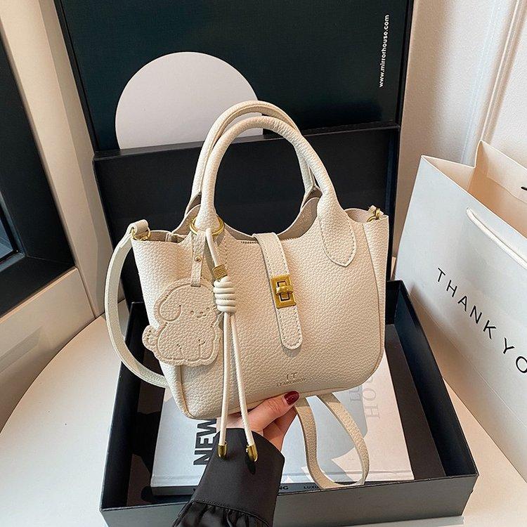 Túi Xách Tay Đeo Chéo, Thời Trang, Sang Trọng Lịch Sự Phong Cách Hàn QCCC ( quà tặng móc treo)