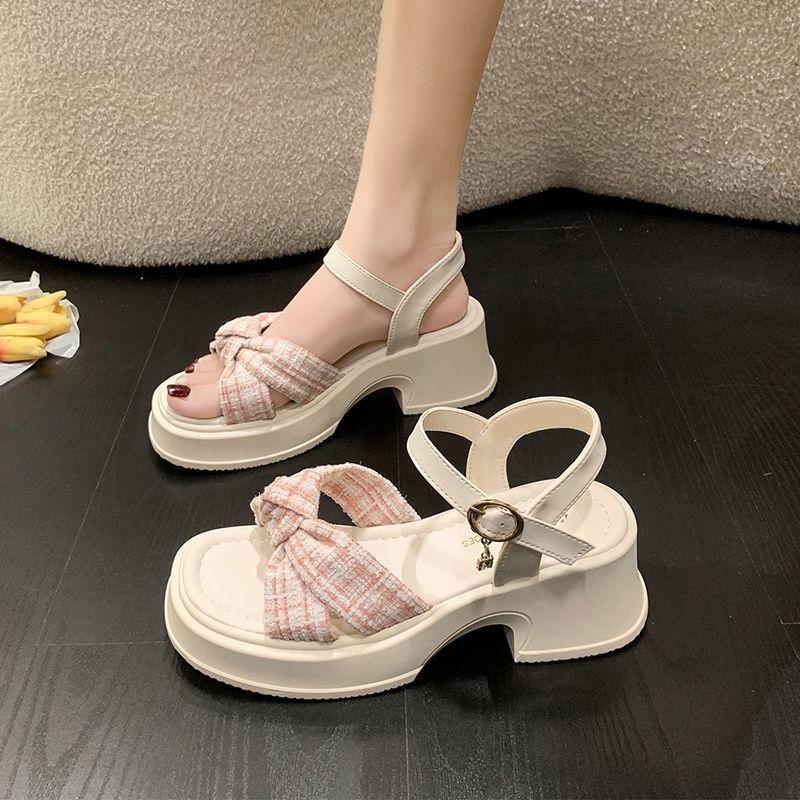 Product Introduction of Dép Sandal Đế Xuồng Đế Dày, Dành Cho Nữ, Thích Hợp Mặc Ngoài Trời, Thời Trang Phong Cách Hàn Quốc Mới, Dễ Phối Đồ, Không Trơn Trượt, Thiết Kế Hở Ngón Chân, Thích Hợp Cho Mùa Hè 2024, Giày 1