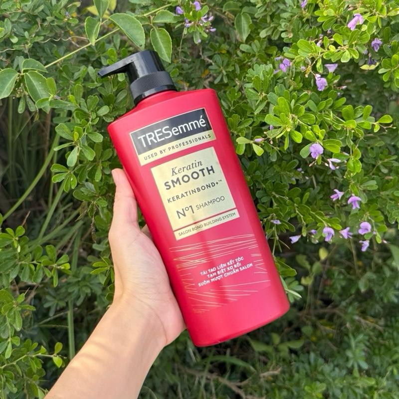 Dầu Gội TRESemmé Keratin Smooth Vào Nếp Suôn Mượt 640g