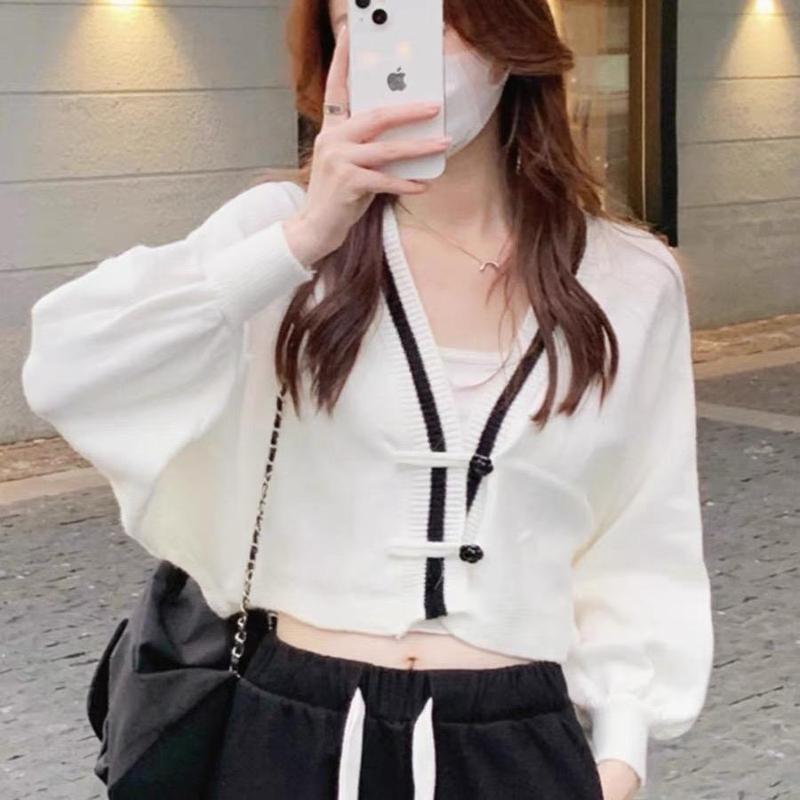 Product Introduction of Bộ Set Váy Thun Basic Hai Dây Xẻ Tà Và Áo Len Cardigan Tay Dài Cổ Chữ V Cúc Cài Hoa Dễ Thương Nữ Women - Size S-3XL set  váy bộ  nhung set  voan Top Voi 17