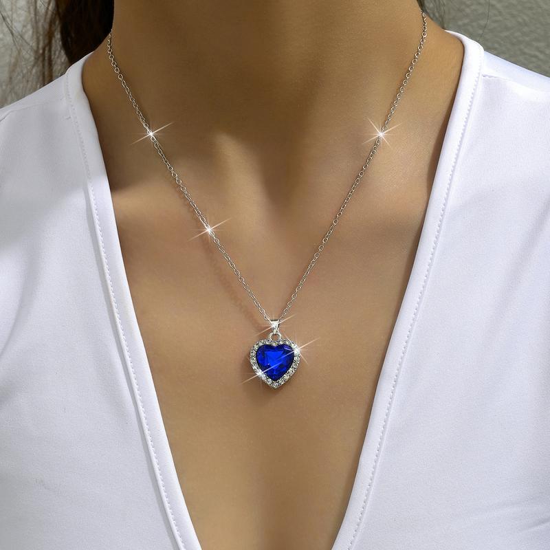 Product Introduction of Fashion Wholesale Heart-Shaped Pendant Necklace Full of Diamonds Cross-Border Best Seller in Europe and America 11