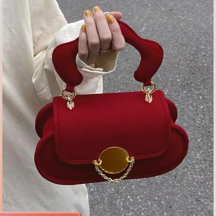 Túi Xách Đám Cưới Cô Dâu, Màu Đỏ Cổ Điển Dành Cho Nữ, Hàng Mới Về 2023, Kết Cấu Cao Cấp, Túi Yên Ngựa Đeo Vai Và Đeo Chéo Độc Đáo Bag