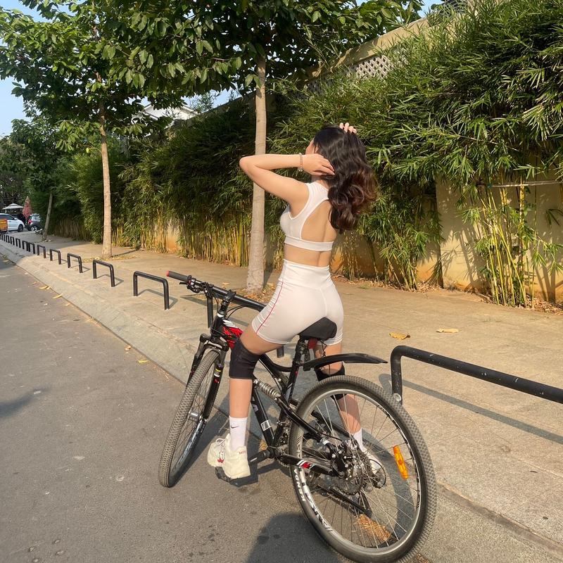 Set thể thao cao cấp quần biker cạp cao mix bra kiểu dáng hở lưng Sport Chạy Bộ Yoga Tập Gym Tập Thể Dục Tập Yoga 1