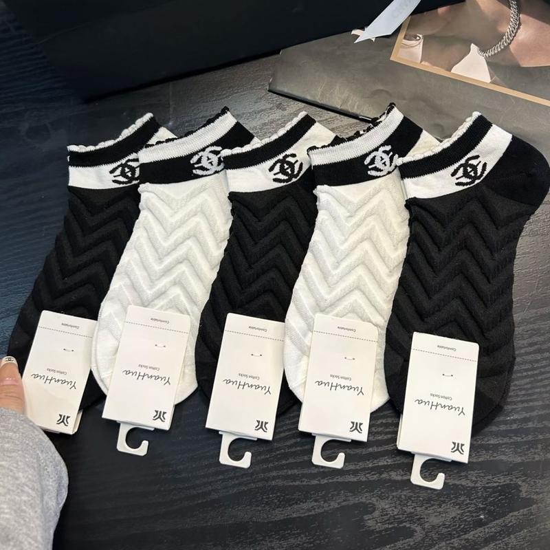 Product Introduction of Women's Socks Spring Summer Thin Solid Color Lace Boat Socks Low Cut Short Tube Girls Socks Ins Pure Cotton Breathable Trendy 8