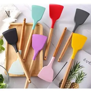 Spatula silikon Gagang Kayu Sutil Masak Tahan Panas-SumbawaShop.