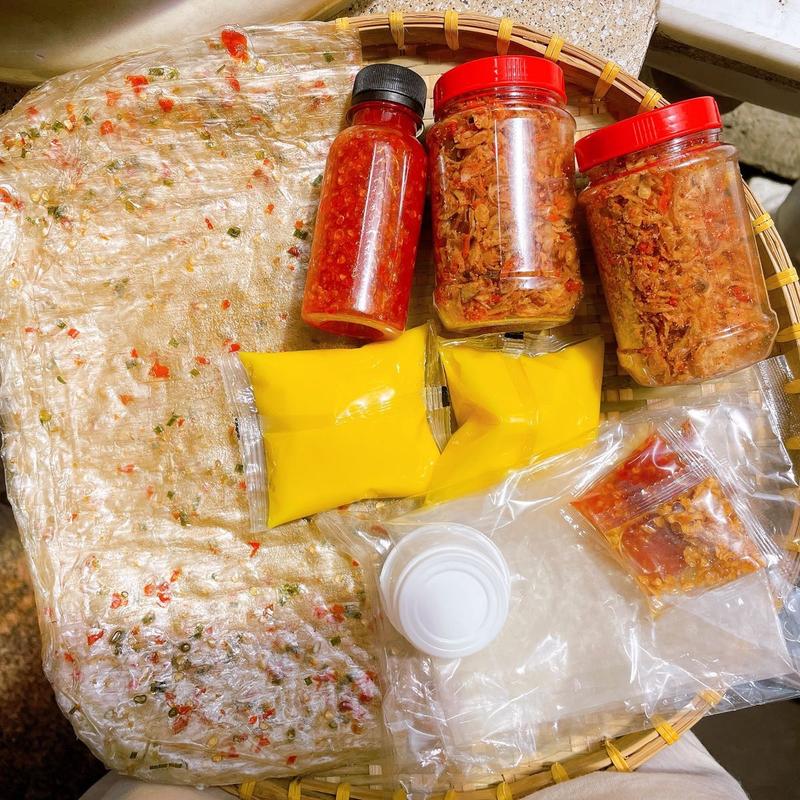COMBO 500gr bánh hành lá 200gr hành phi con ruốt 200gr bo béo trứng gà 1 chai ớt rim kèm 1b banh tráng ớt rim bánh siêudính