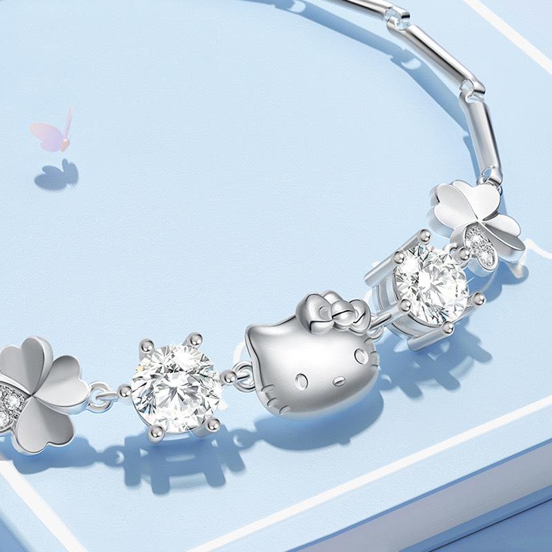 Product Introduction of Sanrio Hello Kitty Clover Bracelet Simple Light Luxury Niche Exquisite High-end Design Cartoon Jewelry 4