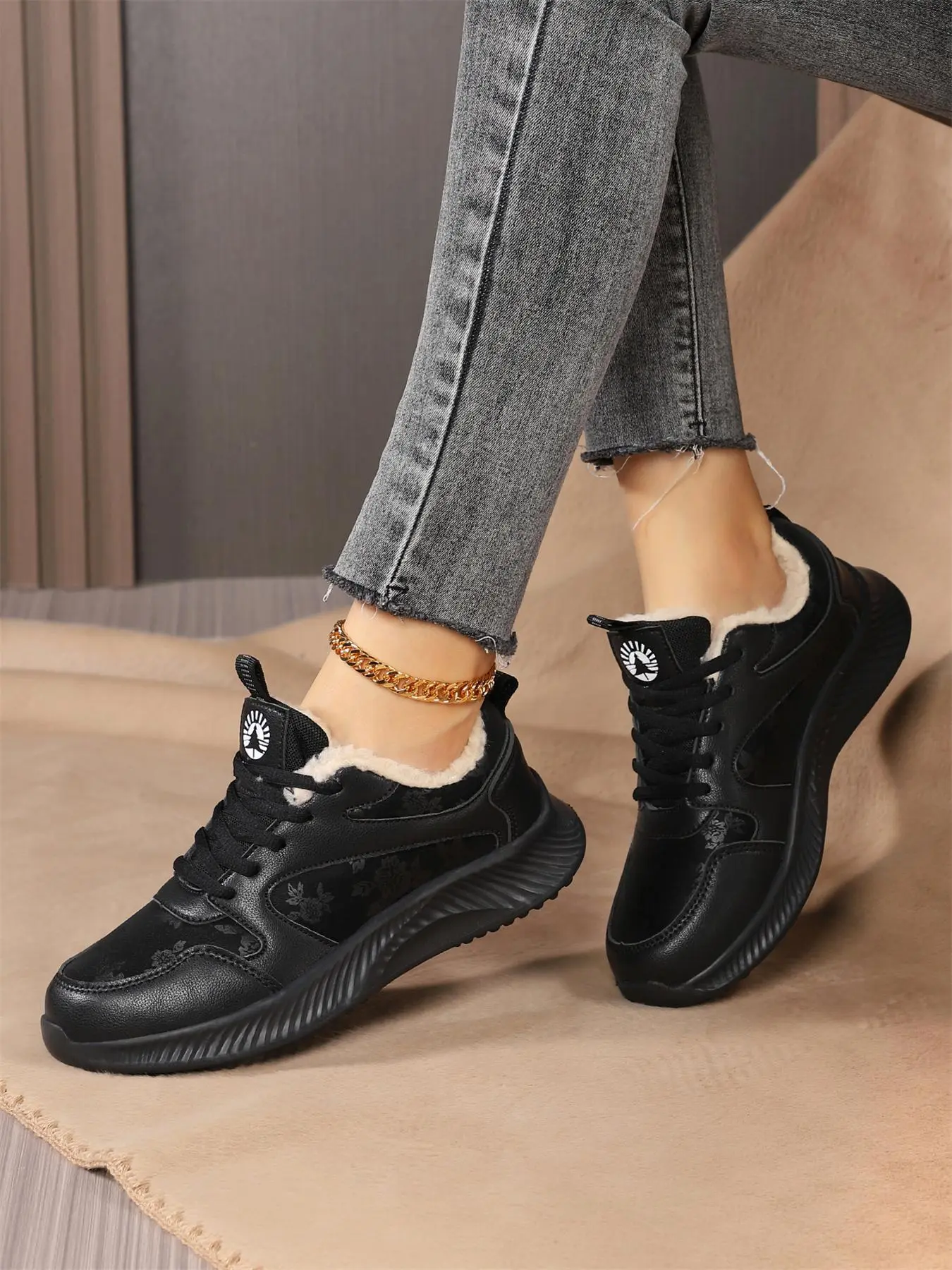 Women's Fashionable Lace Up Low Top Sneakers, Casual Comfortable Breathable Sports Running Shoes, All-match Basic Shoes for Daily Wear