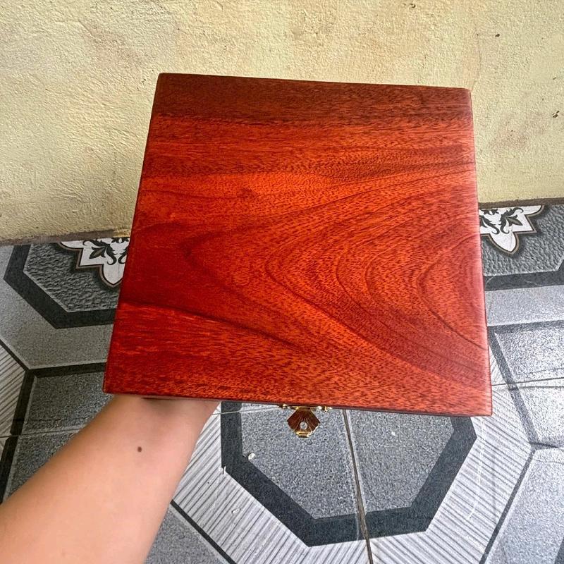 HỘP ĐỰNG QUÂN CỜ GỖ HƯƠNG 1