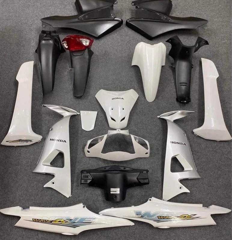 Dàn áo wave 50-100cc Wave lớn nhựa lòng trắng kèm tem 3 lớp màu Trắng Phụ Kiện Phụ Tùng