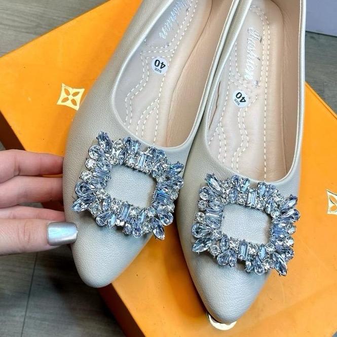 Giày Bệt Nữ Mũi Nhọn Đính Đá-Giày Búp Bê Đế Bằng Hai Màu Đen+Kem cho Women Chất Da Shoes Mềm Mại Đi Êm Chân tiểu thư