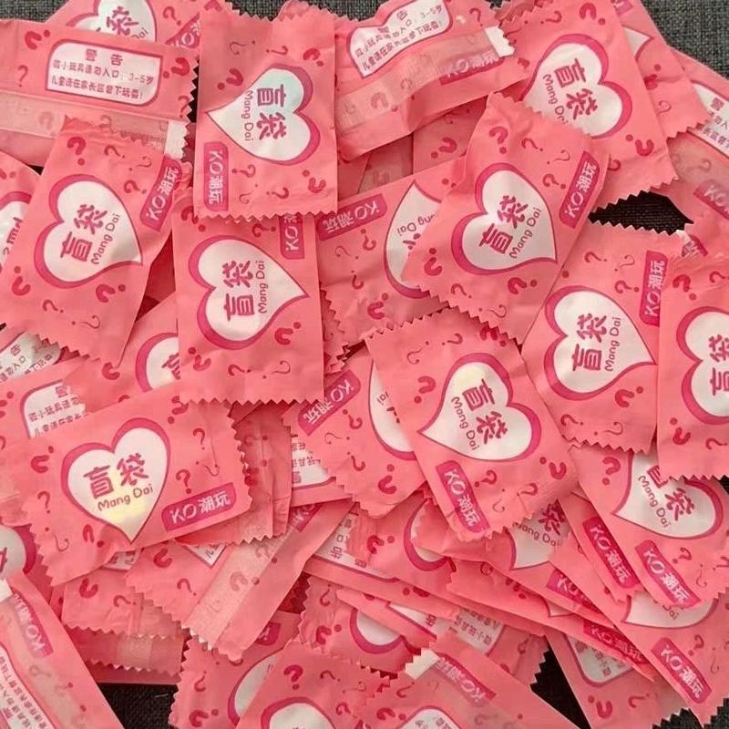 KHUI TRÊN LIVE TÚI MÙ HẠT ĐÁ CHARM THUỶ TINH CHARM KIM LOẠI LÀM VÒNG TAY MÓC KHÓA RANDOM SIÊU DỄ THƯƠNG TẶNG KÈM DÂY ĐAN + CHARM