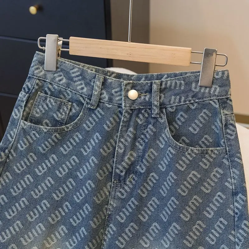 Quần Jean quét đất nhà thẳng in hình, dành cho phụ nữ, thiết kế mới đẹp, chữ Jacquard, quần ống rộng Dáng Rộng thích hợp cho mùa thu, năm 2025 Pants 3