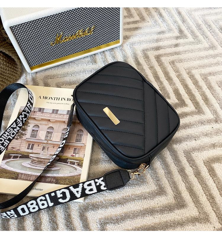 Product Introduction of Bag Women's Bag 2024 New Small Square Bag Women's Shoulder Bag Fashion Crossbody Bag Small Bag Coin Purse 9