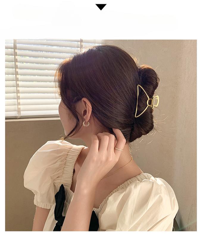 Product Introduction of Barrettes Back Head Grip Female \New Large Shark Clip High Sense Hairpin Net Red Hair Barrettes Clip Hairware 7
