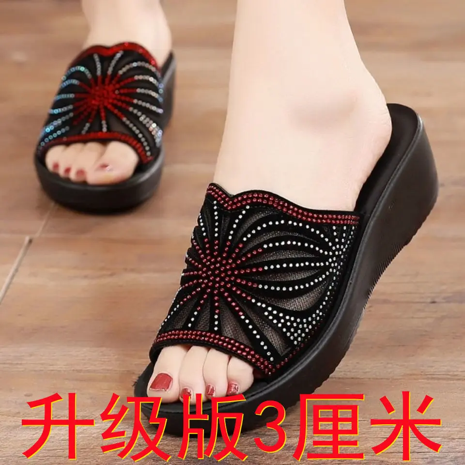 Dép Đế Xuồng, Thiết Kế Nêm Và Đế Thật, Dép Lê Cho Mẹ, Dành Cho Nữ, Mặc Ngoài Trời Mùa Hè, Đế Mềm Chống Trượt, Thích Hợp Cho Phụ Nữ Trung Niên, Ins, Ngoại Cỡ Có Sẵn DéP Đồng
