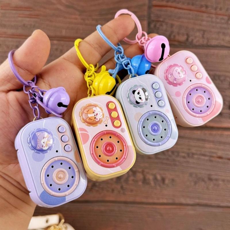 Retro Sound Keychain Móc Khóa Ghi Âm Máy nghe nhạc mini, Máy ghi âm có thể thay đổi giọng nói âm nhạc, Móc khóa băng ghi âm Cassette, với băng ghi âm Cổ Điển âm nhạc, có thể ghi lại, Động vật hoạt hình, Mặt dây chuyền hộp nhạc, Mặt dây chuyền ba lô 1