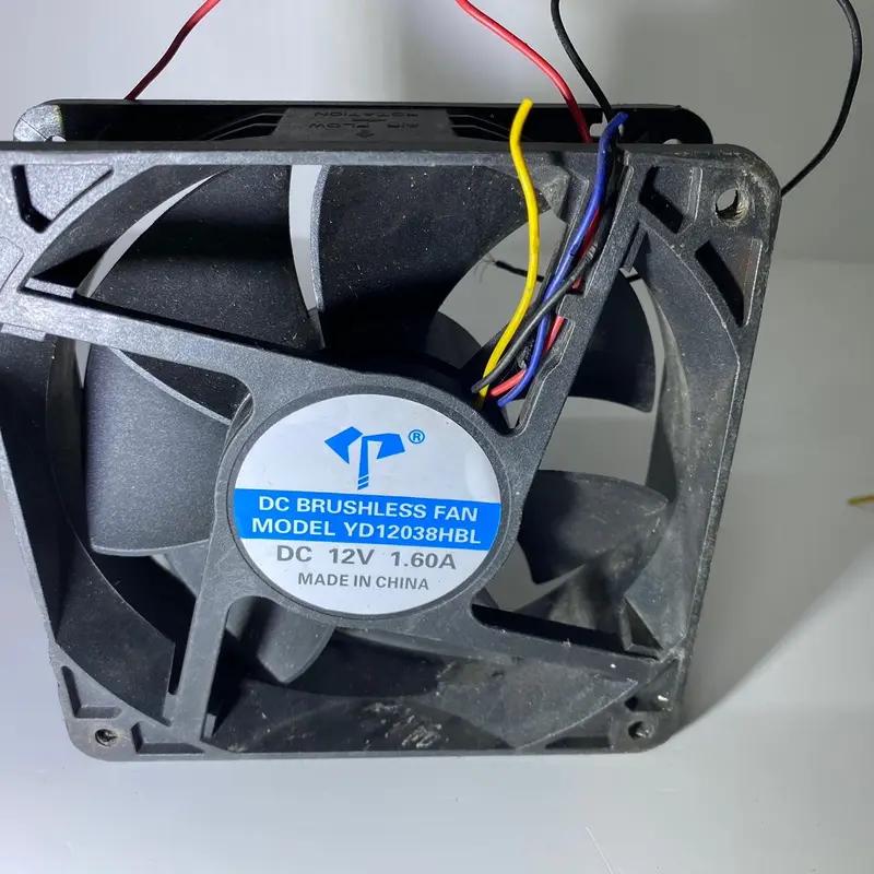 Quạt 12V không chổi than 0